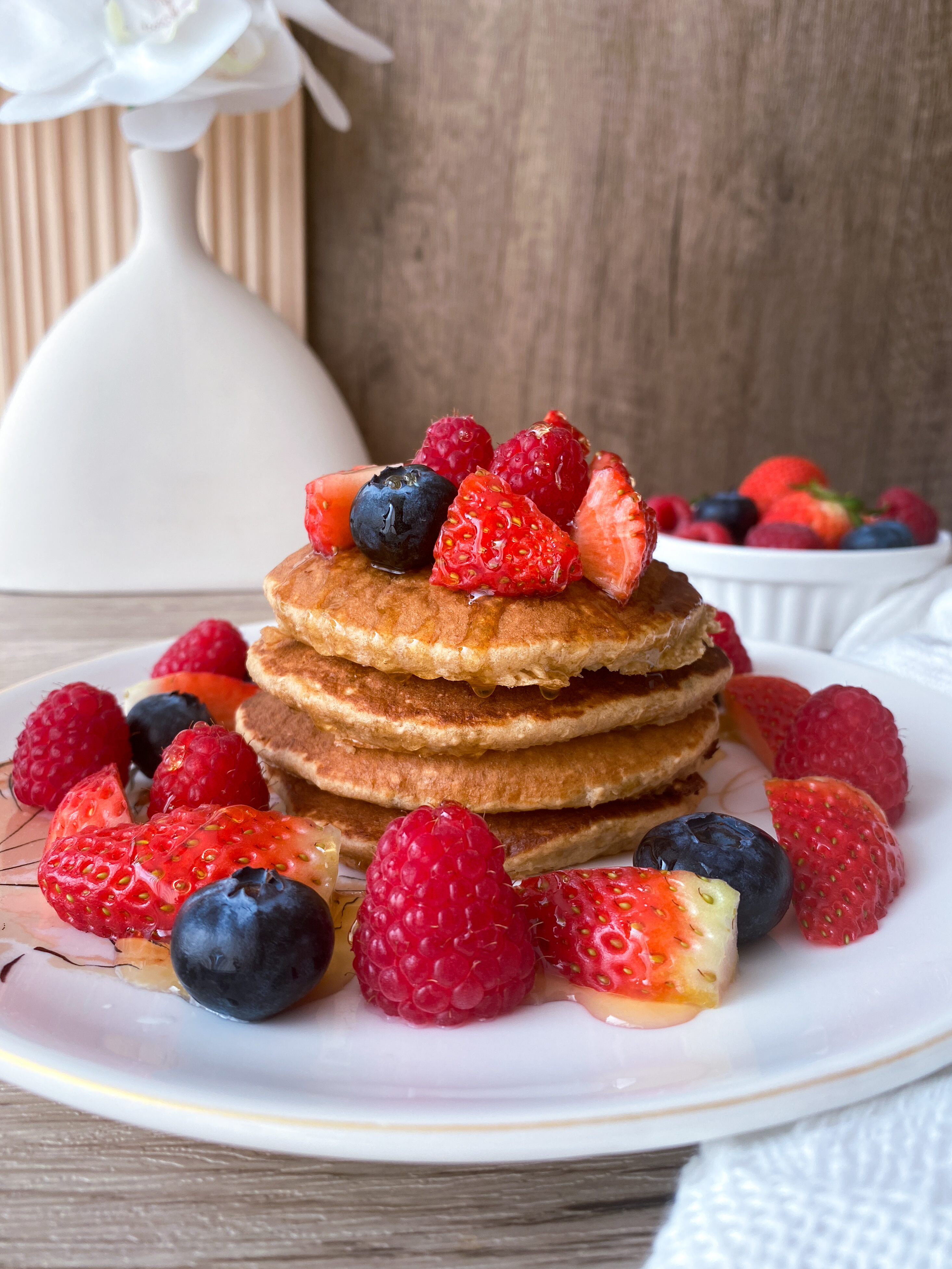 4-Ingredient Banana Oat Pancakes